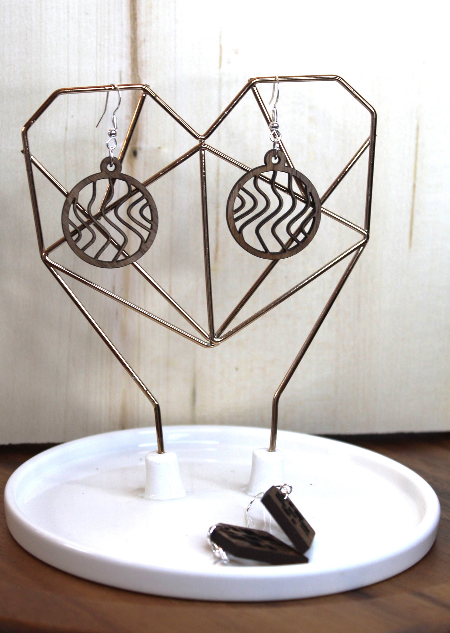 Wavy Circle Dangle Earrings