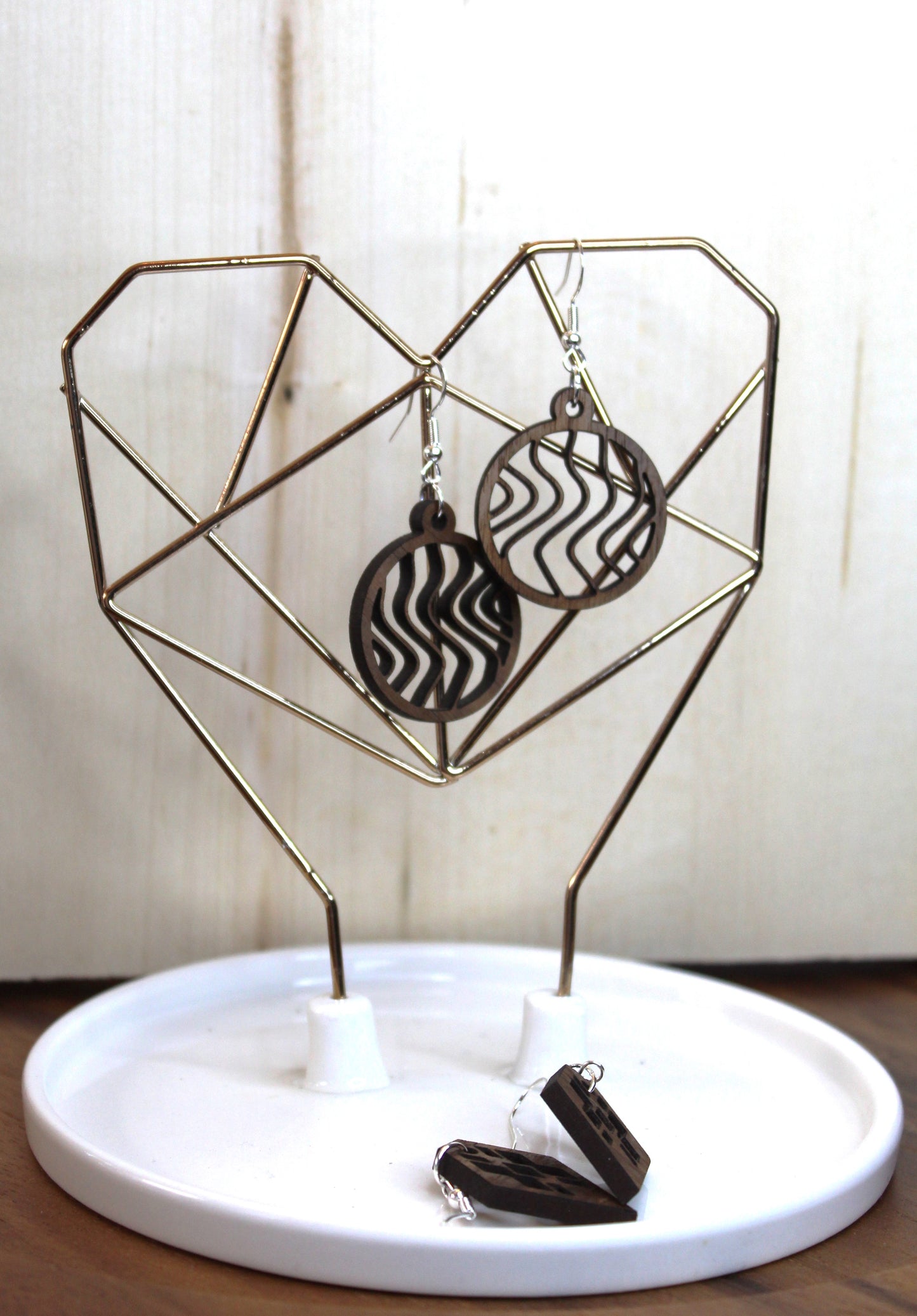 Wavy Circle Dangle Earrings